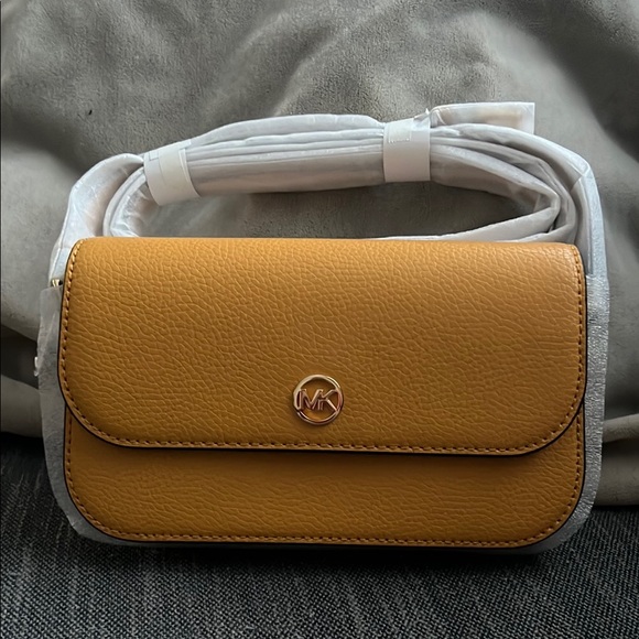 Michael Kors Handbags - Michael Kors Yellow Gold Leather Crossbody Bag Sleek Design